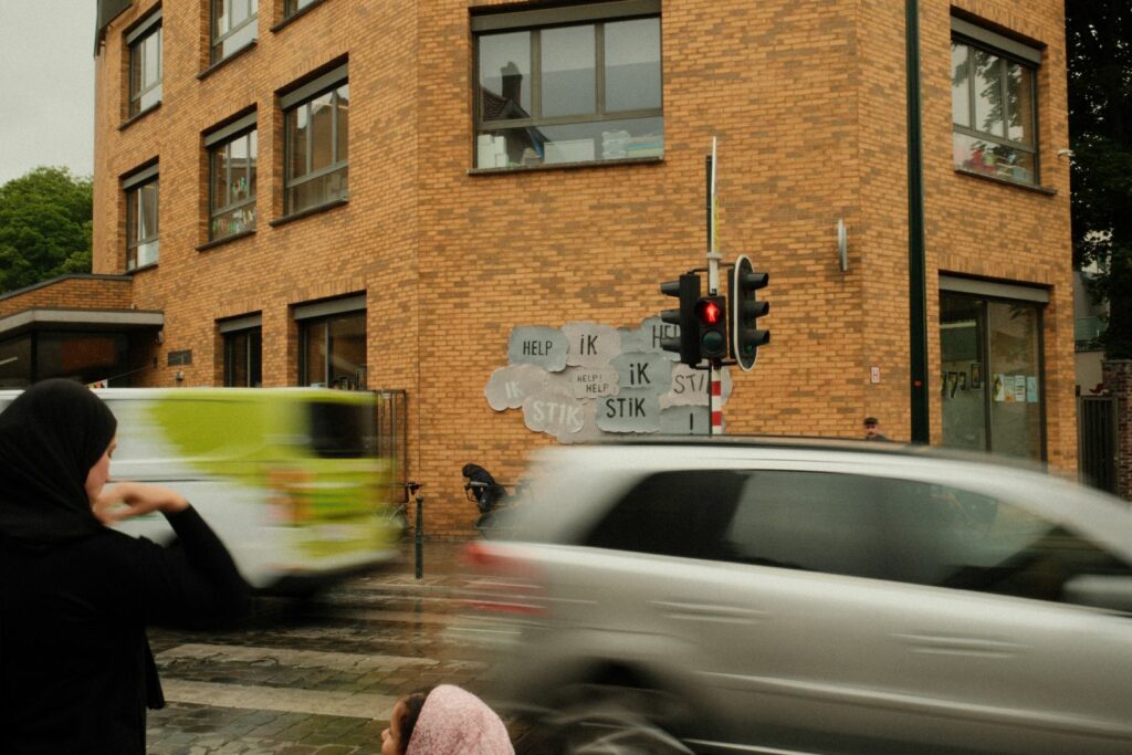 Large majority of Brussels residents in favour of car-free and green school streets