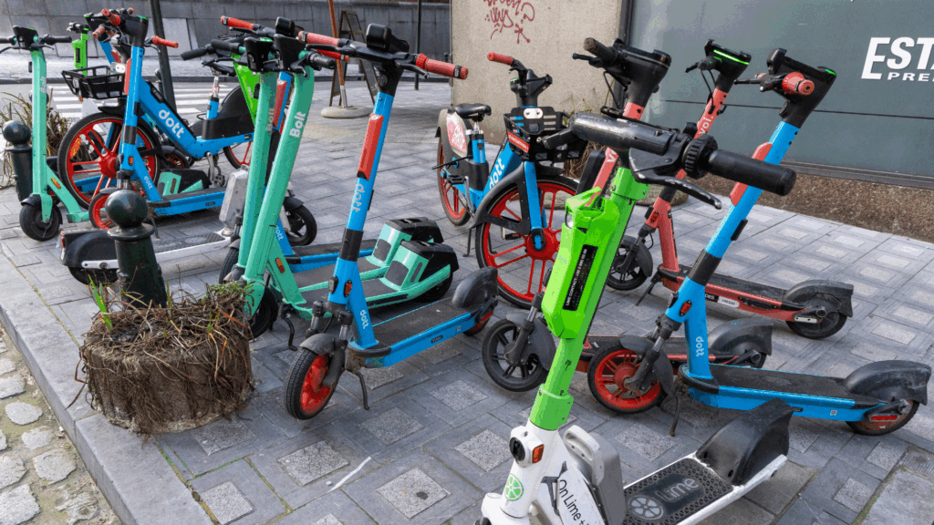 Young man dies after falling with e-scooter