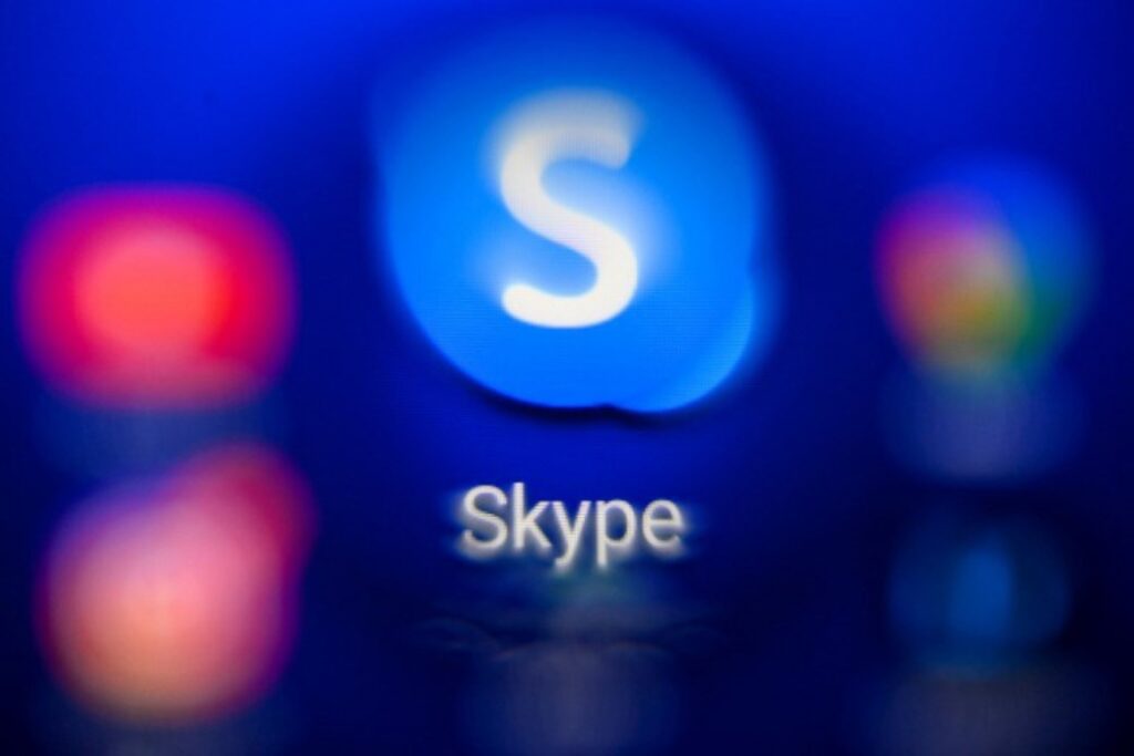 Microsoft shelves online calling app Skype