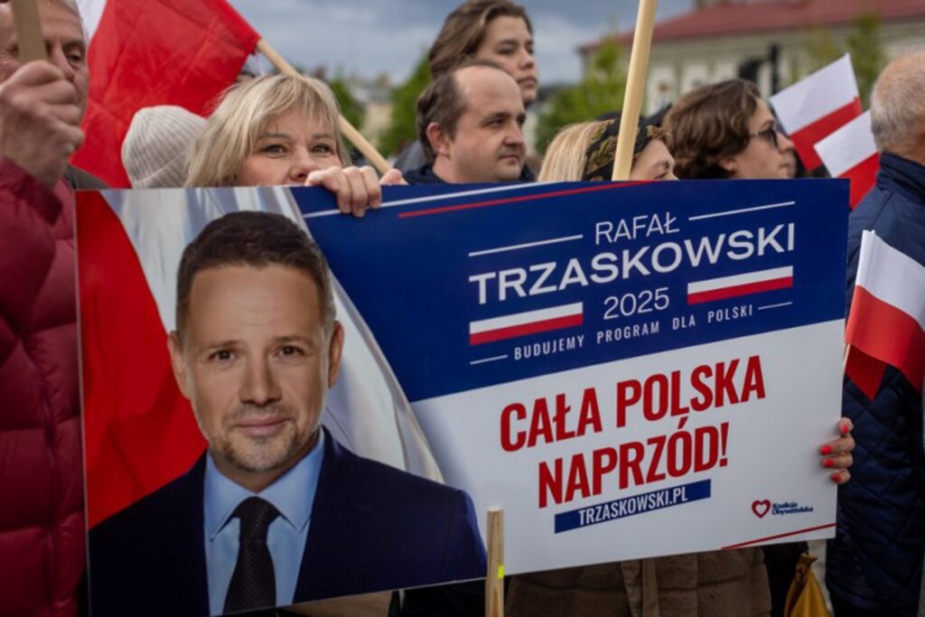 Polling stations open in Poland for first round of presidential election