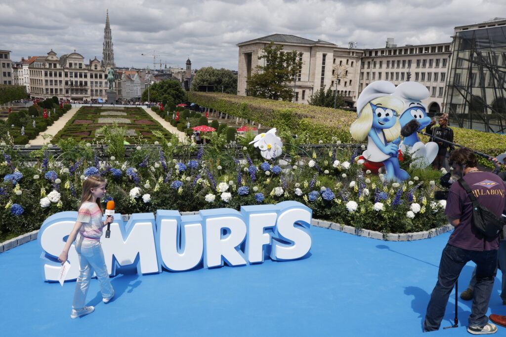 Lots of interest in Smurf Village at Arts Mountain