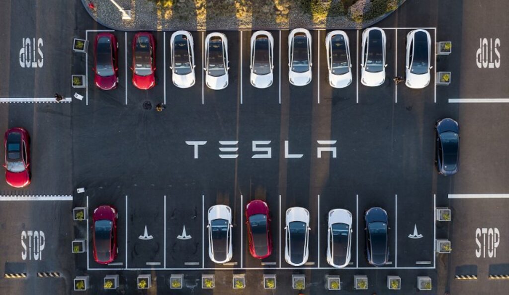 Swedish pension fund blacklists Tesla