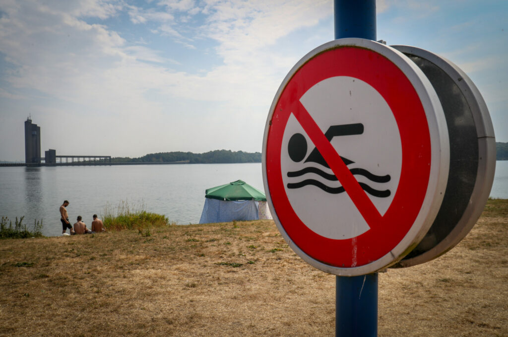 Teenage boy drowns in lake during evening swim