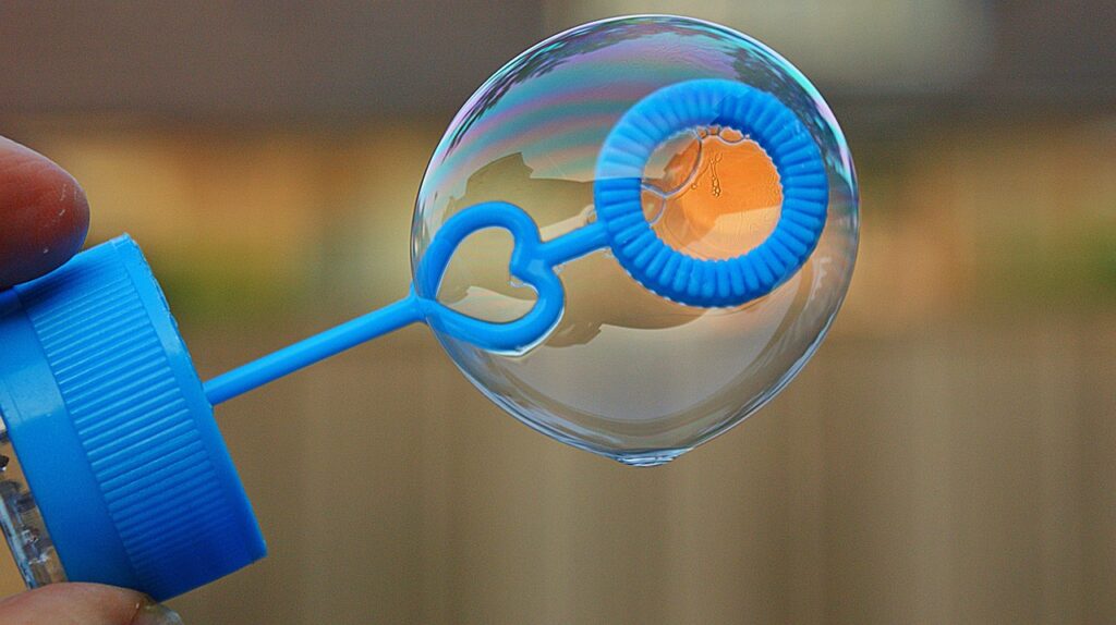 Six children hospitalised in Ghent after wrong product used for blowing bubbles