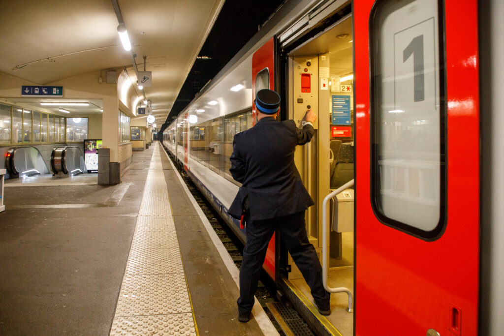 Unions fear death knell for Alstom Brugge if it fails to secure SNCB order
