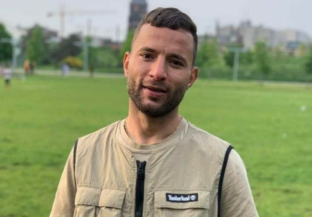 Man, 32, killed after trying to protect a young mother and her child