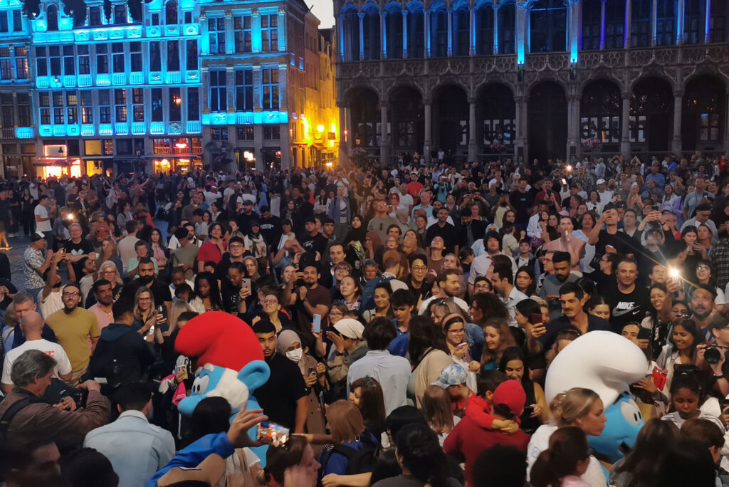 The magic of the Smurfs takes over the Grand-Place
