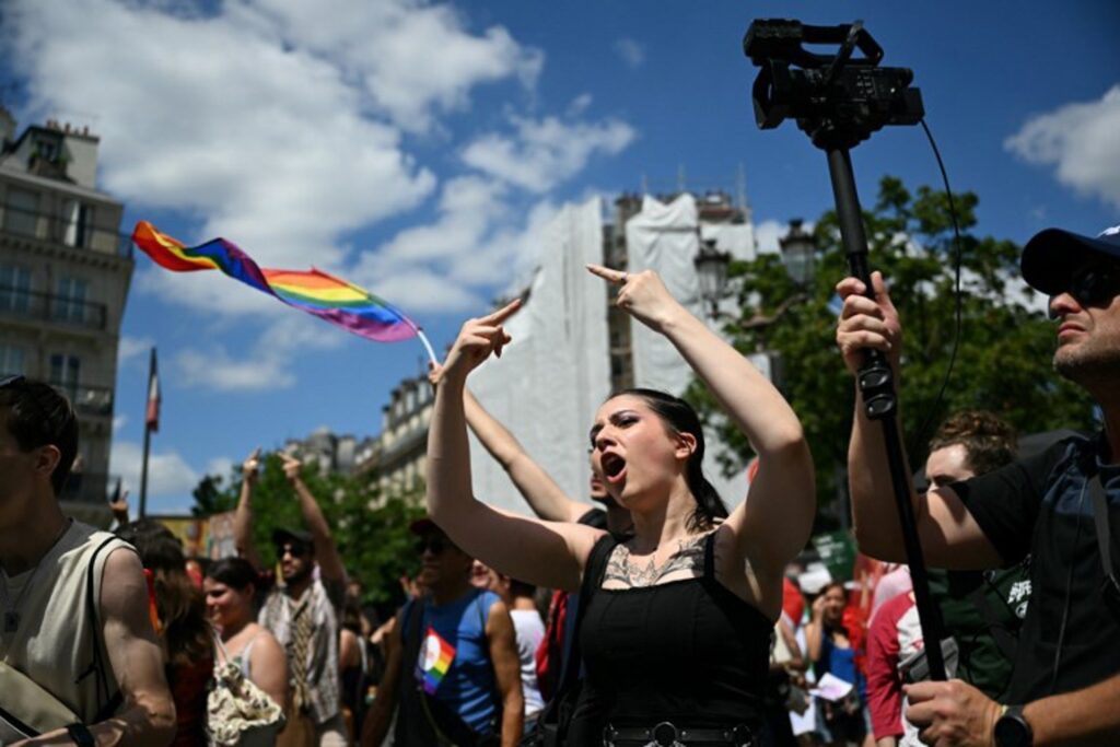 France: Pride march 'against reactionary international' in Paris