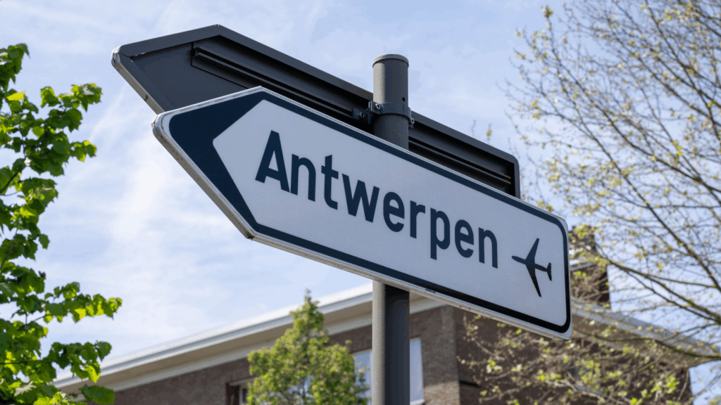 Car set on fire in Antwerp