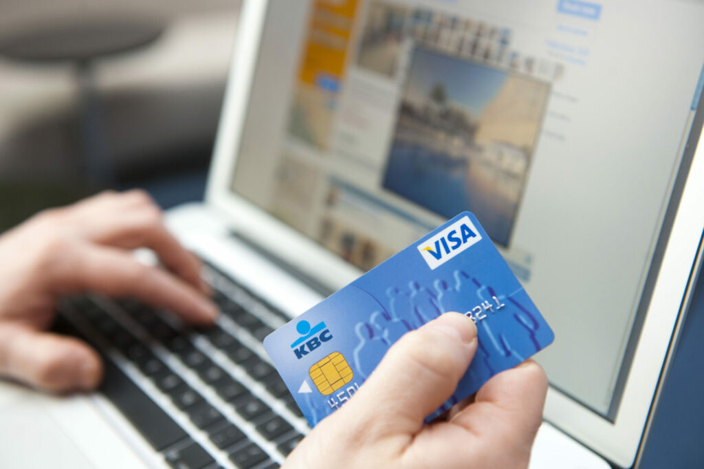 Public Prosecutor requests prison sentences for youths who defrauded elderly people