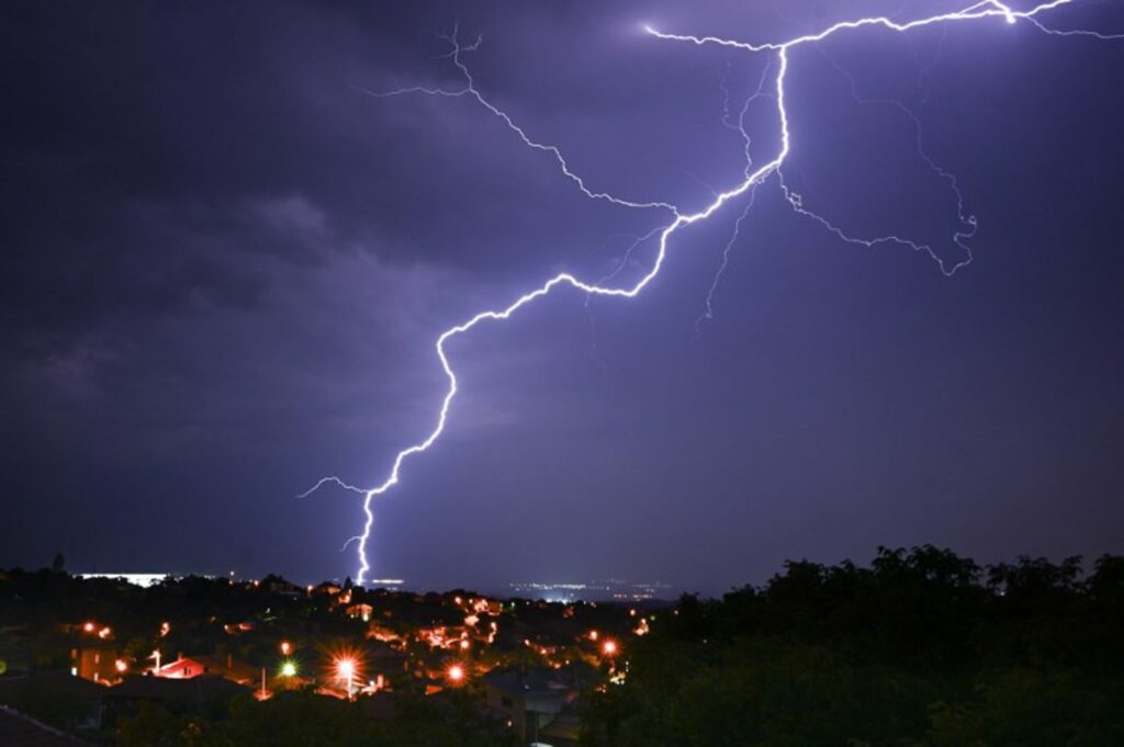 WMO validates 829-km world record set by US lightning bolt