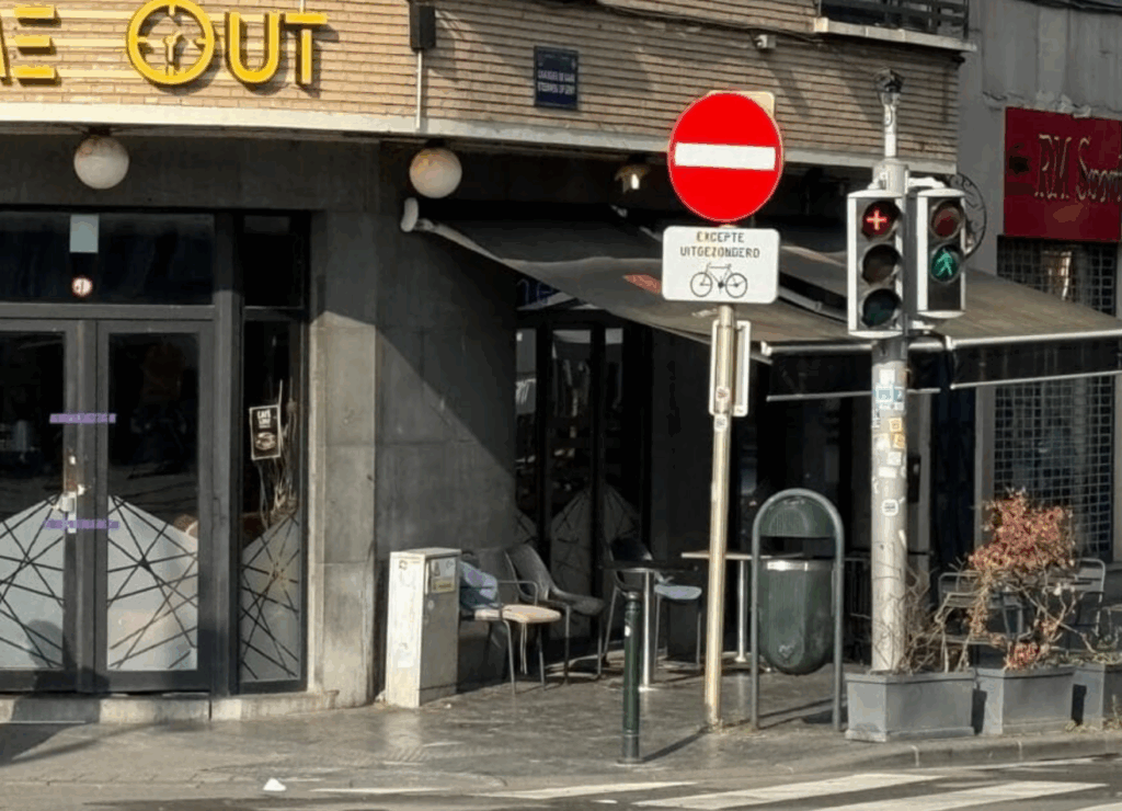 Infamous Molenbeek café closed by authorities