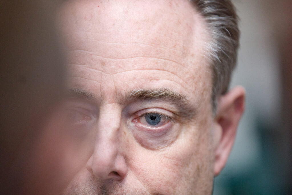 Ministers try to land summer agreement at evening meeting