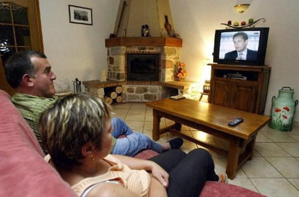 Belgians smoke less, move more, but watch plenty TV and videos, study finds