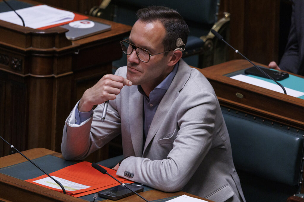 Vooruit minister wants automatically signalled vehicle recalls