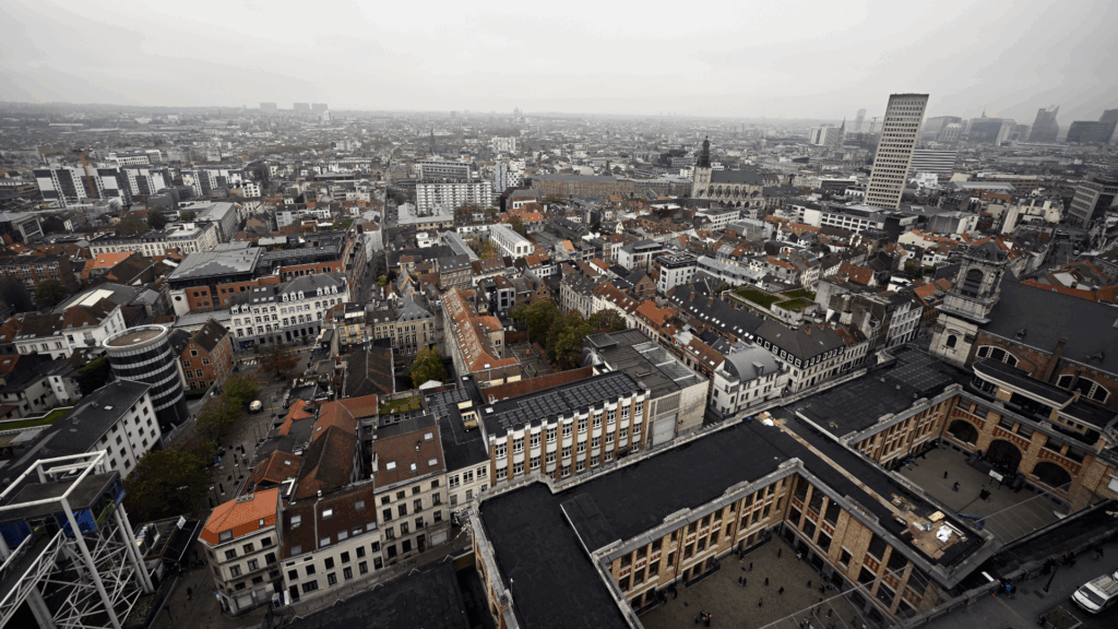Brussels Parliament to cut 5% from parliamentary wages