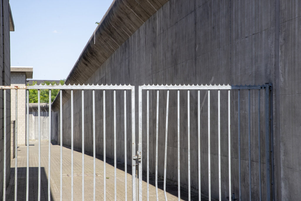 Ruling coalition wants to monitor and punish prisoners more effectively