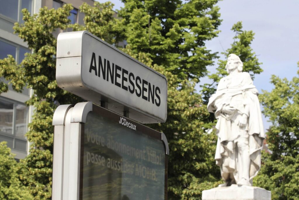 Person dies trapped in shutter at Brussels pre-metro station