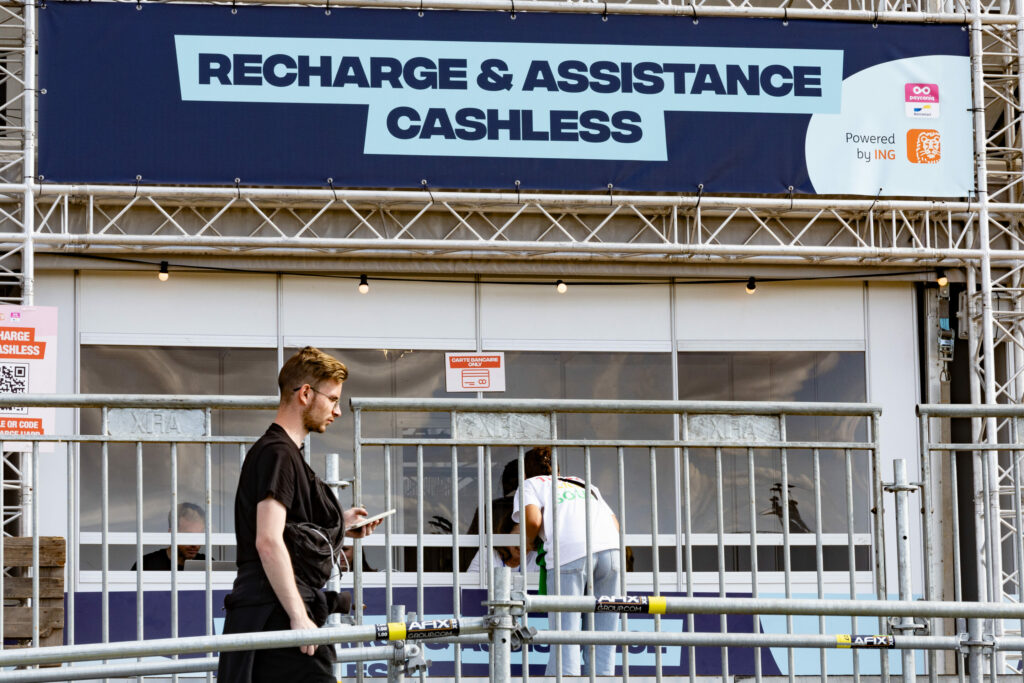 'Illegal practices': Very little improvement on Belgium's cashless festival scene this summer
