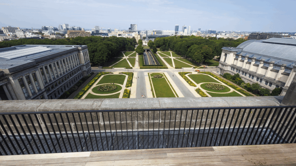'Ultimate selfie spot' reopens in Brussels