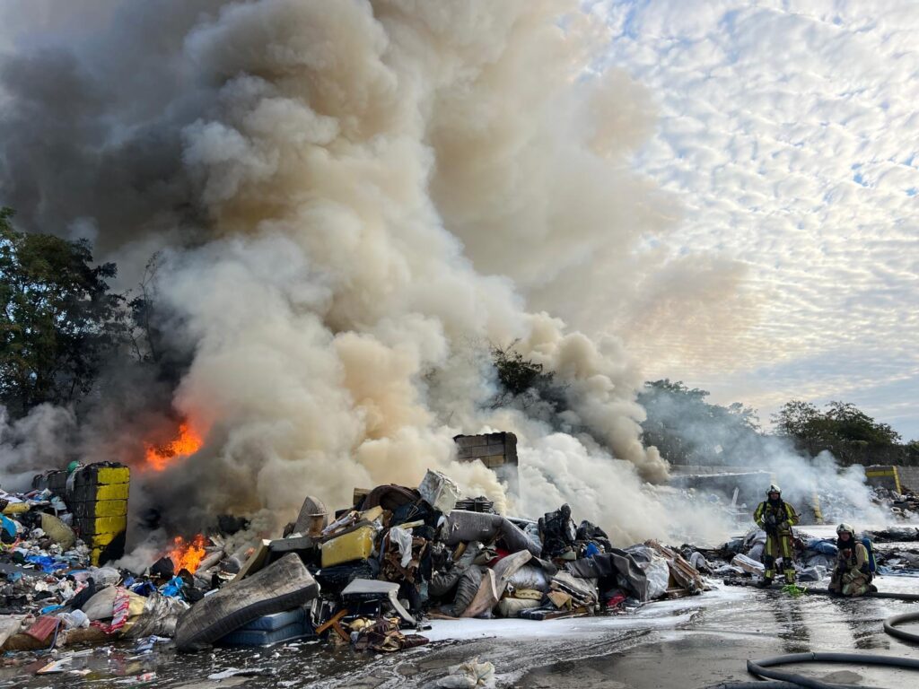 Fire at waste processing company in Anderlecht completely extinguished
