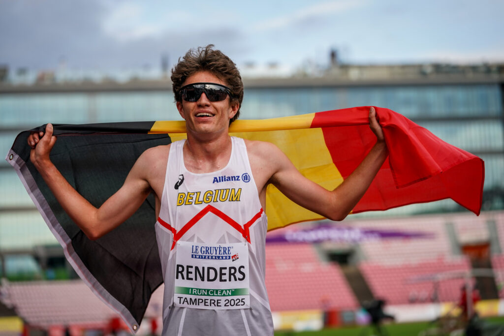 Willem Renders gives Belgium its first medal in Tampere, winning gold in the 5,000 m.