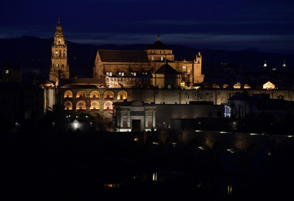 Spain: Fire at the Mosque-Cathedral of Córdoba brought under control