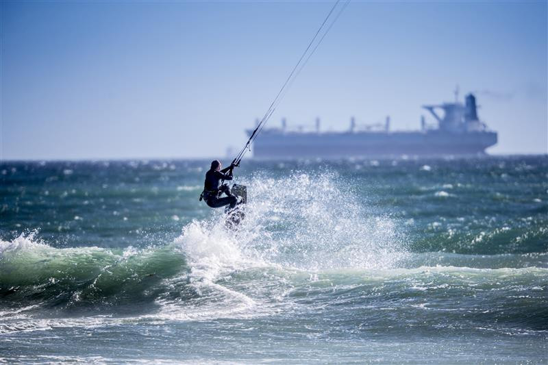 'No permit, extremely dangerous': Brussels residents kitesurf across the Channel