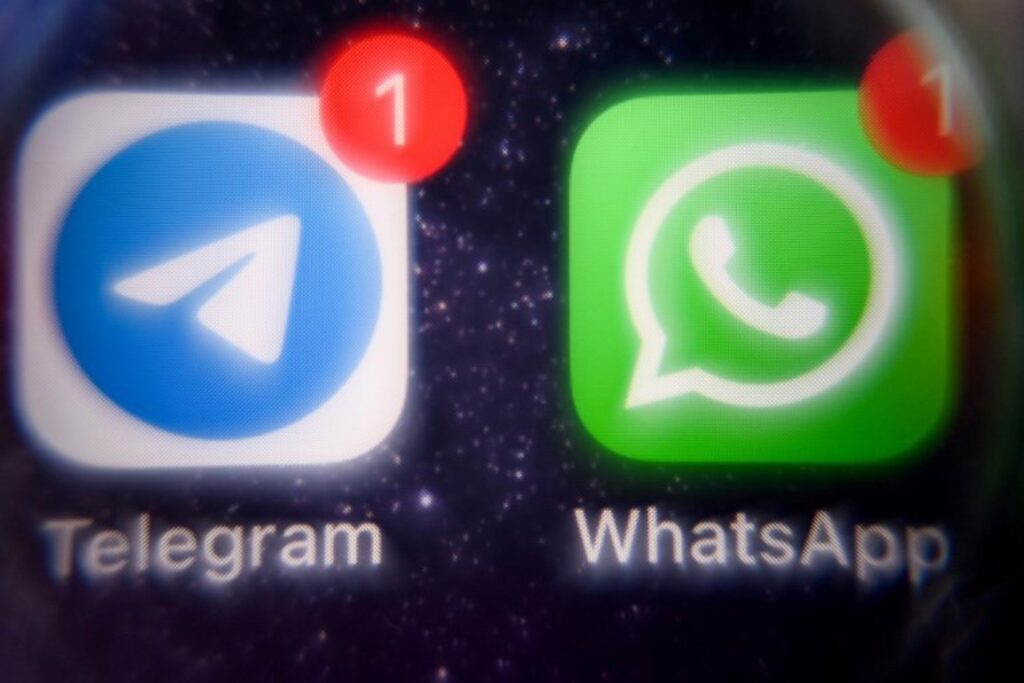 Russia restricts calls on WhatsApp and Telegram