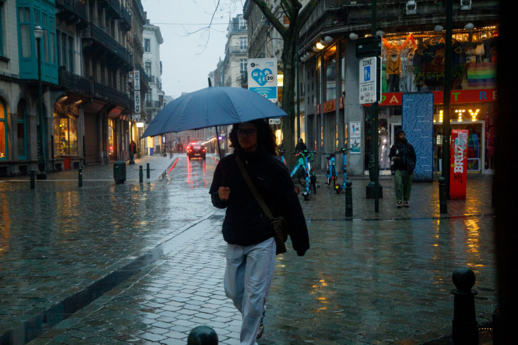 Gloomy weather to persist into the weekend