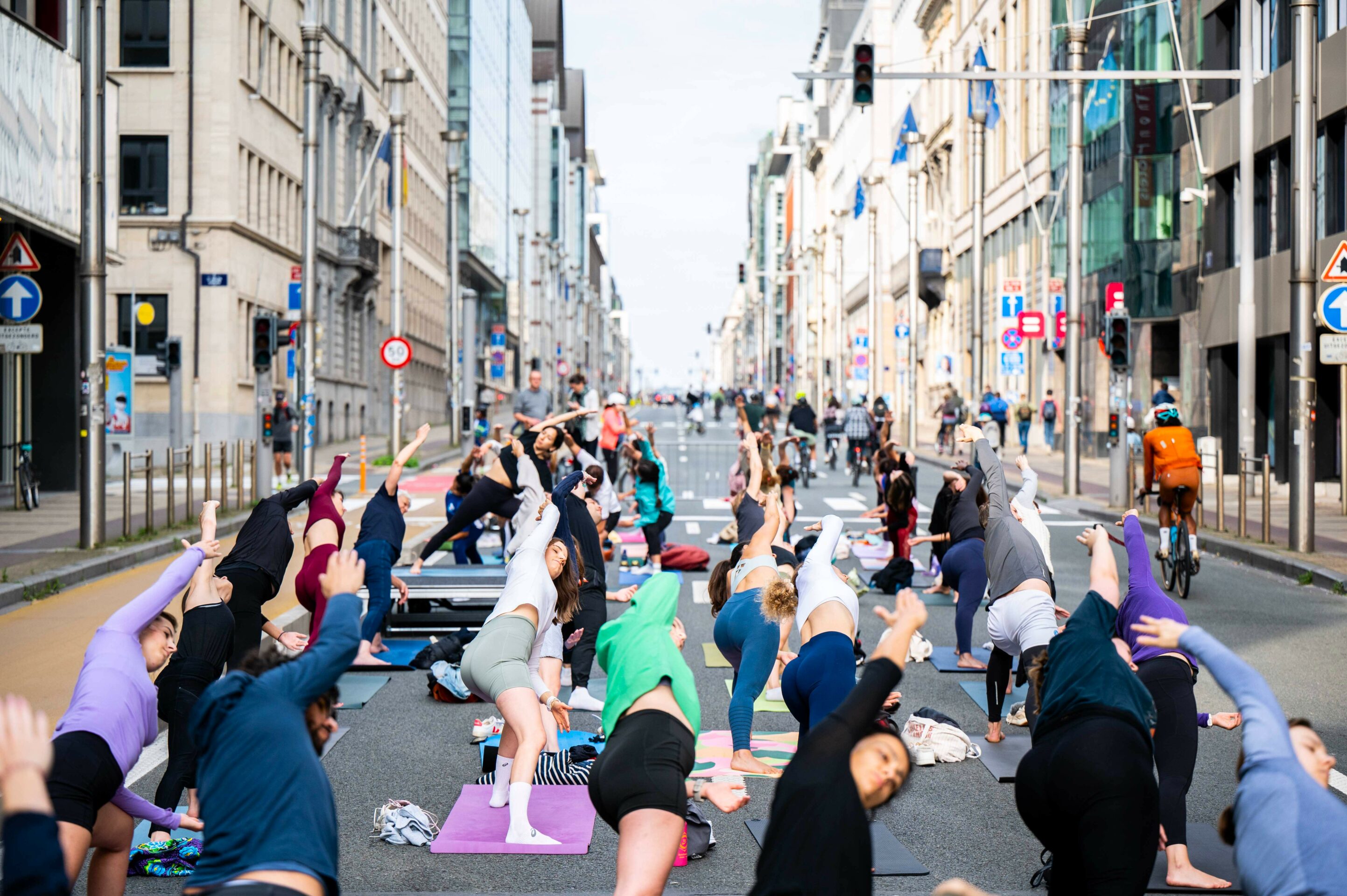Stretching for a cause: Thon Hotels brings yoga to Rue de la Loi