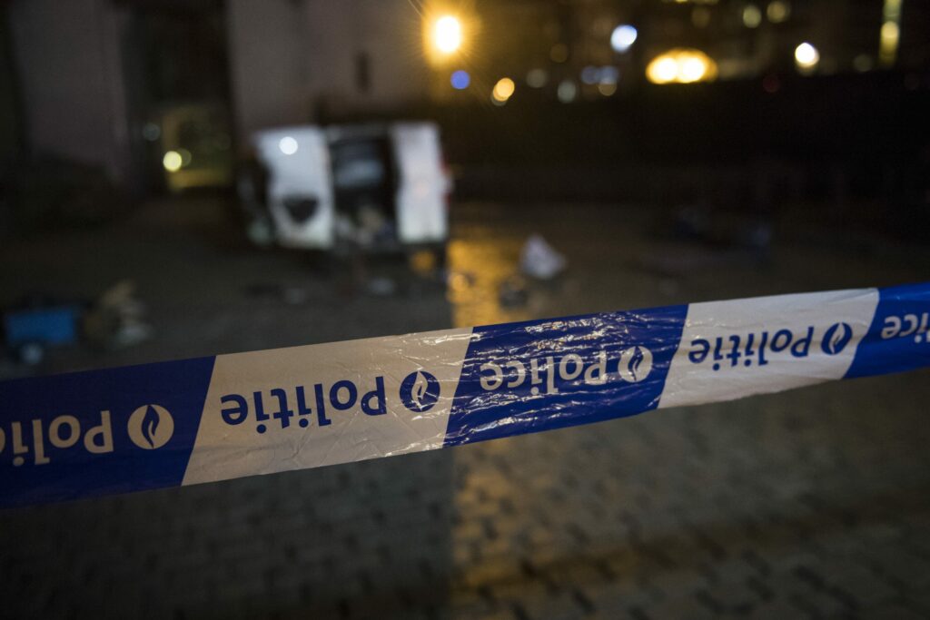 Suspected triple murderer under arrest warrant