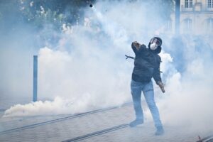 Huge mobilisation against French government's austerity plans