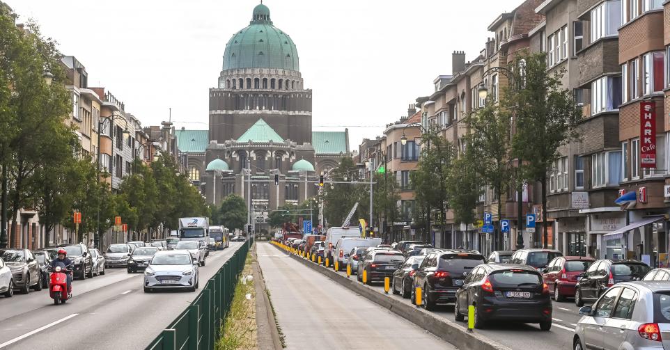 Urban renewal of Charles Quint Avenue worries local shopkeepers