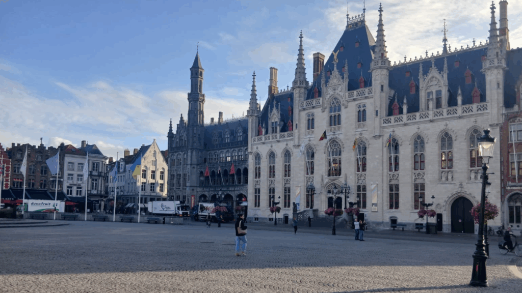 Passenger dies after drunk driver crashes vehicle in Bruges