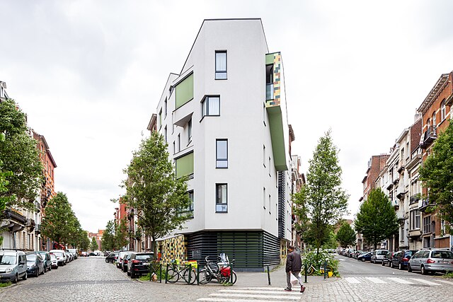 Asbestos found in 400 Molenbeek apartments