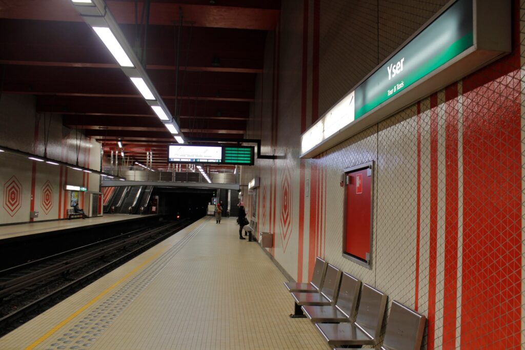 Yser metro station in Brussels closed due to water leak