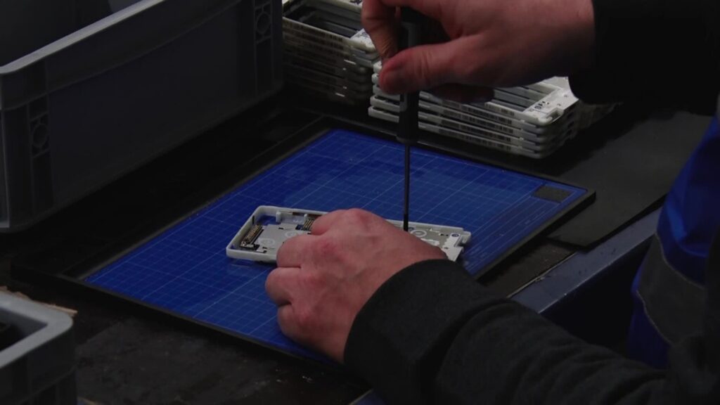 Over half of Belgians keep their old smartphones