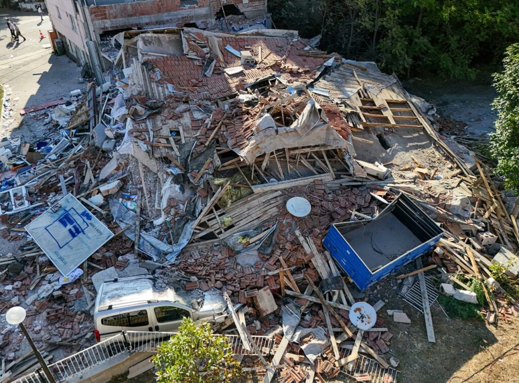 Earthquake measuring 6.1 hits western Turkey