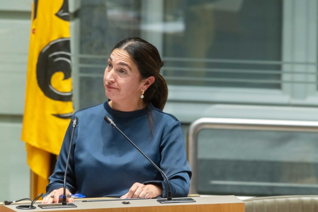 Flemish minister: Turkey abuses visa-free passports to send imams to Flanders