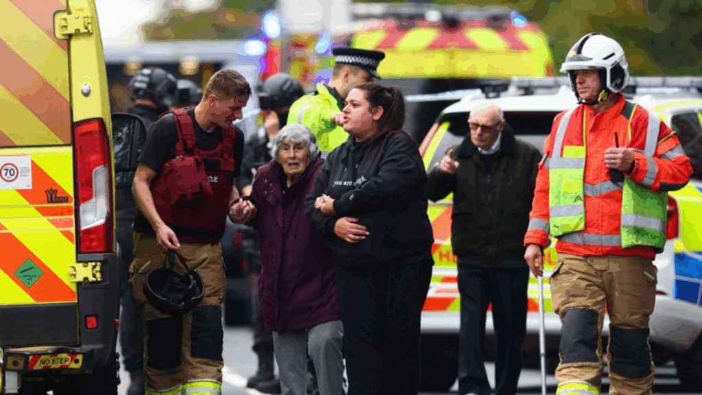 UK: At least three dead in car and stabbing attack outside Manchester synagogue