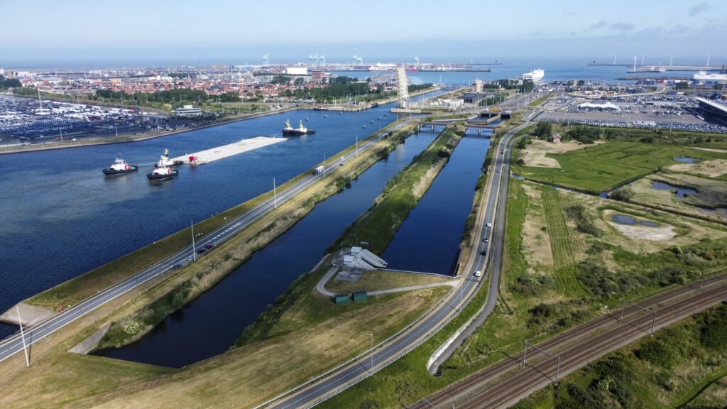 Shipping pilots' pension strike enters fourth day