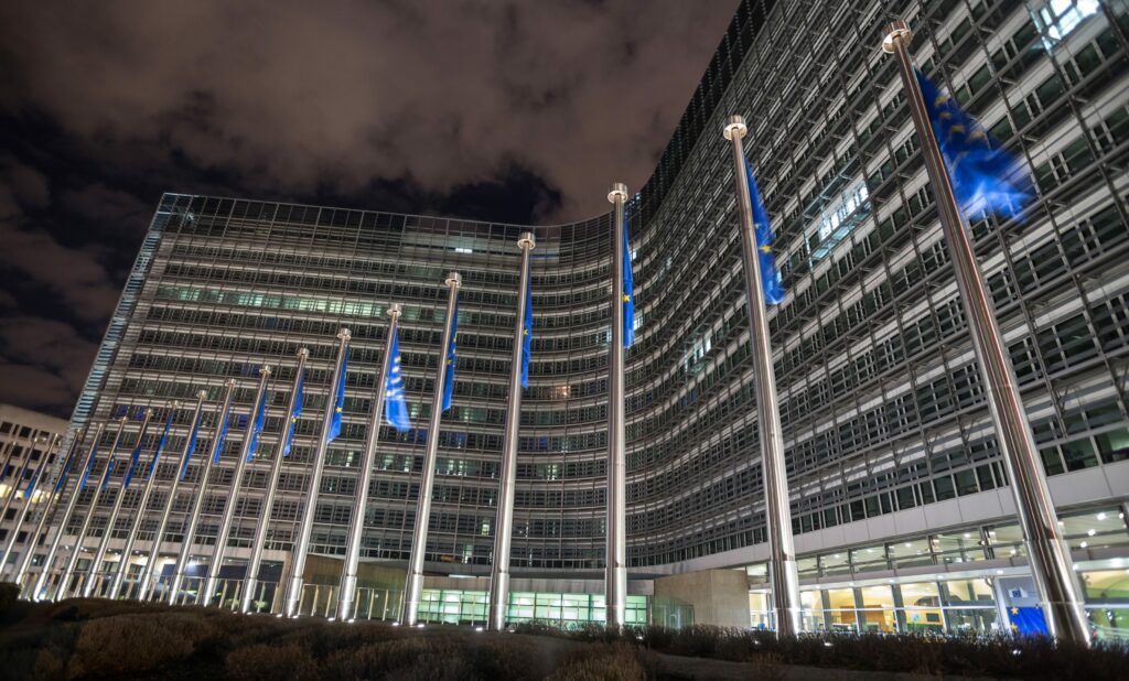 EU clears Omnicrom's $13.25 billion acquisition of IPG