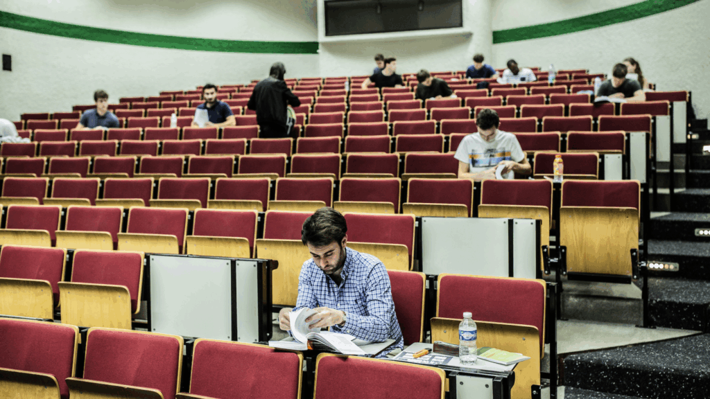 Flemish universities warn of possible tuition hike amid budget cuts