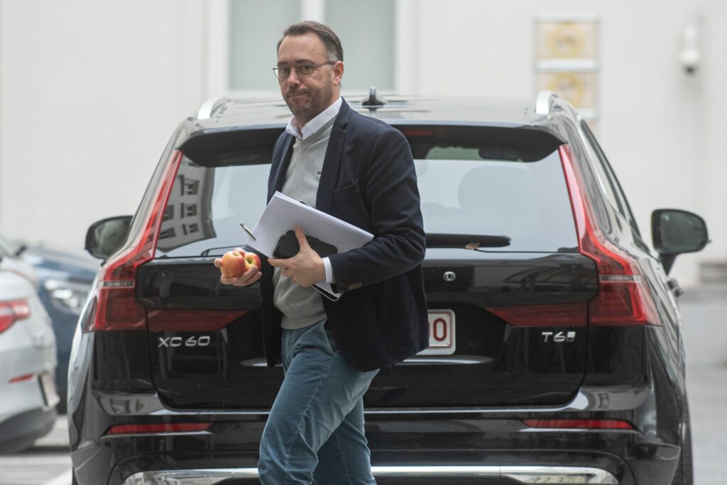 Thousands of Belgians stranded in Middle East as Foreign Minister urges patience