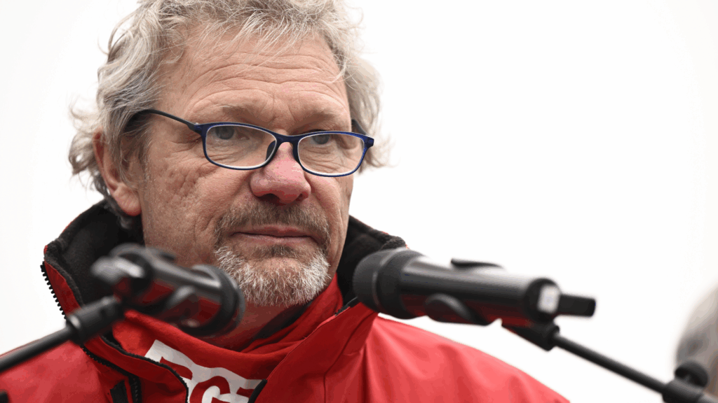 Head of trade union urges left-wing parties to table proposals