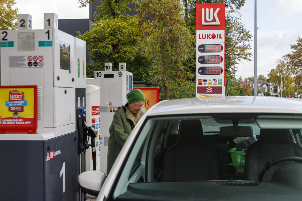 US sanctions: BNP Paribas Fortis no longer doing direct debits with Lukoil
