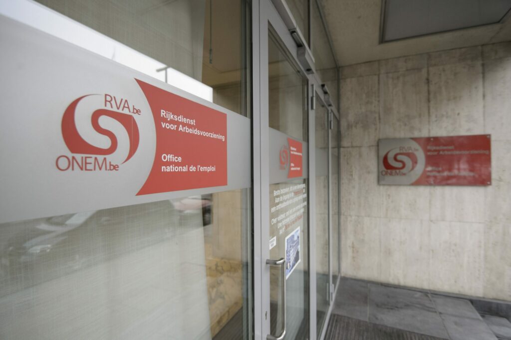 Over 47,000 people to be notified of the end of their unemployment benefits