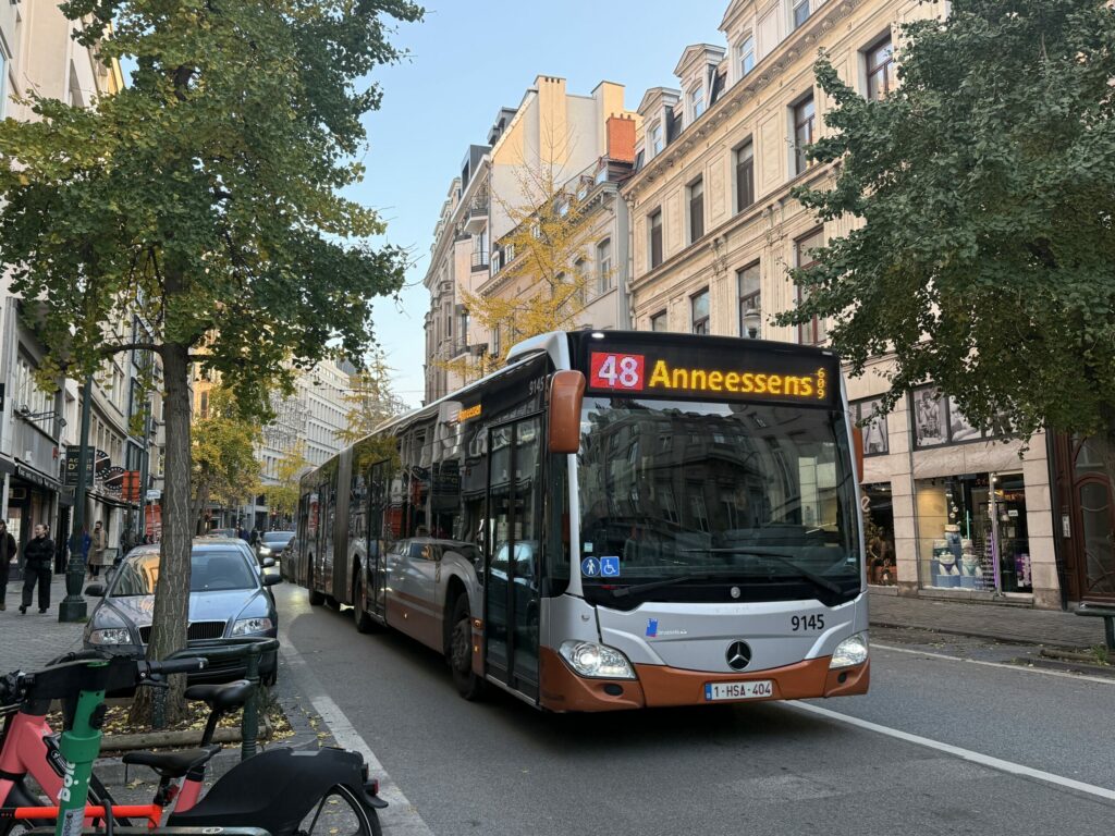 Pick up some Brussels dialect on your daily commute