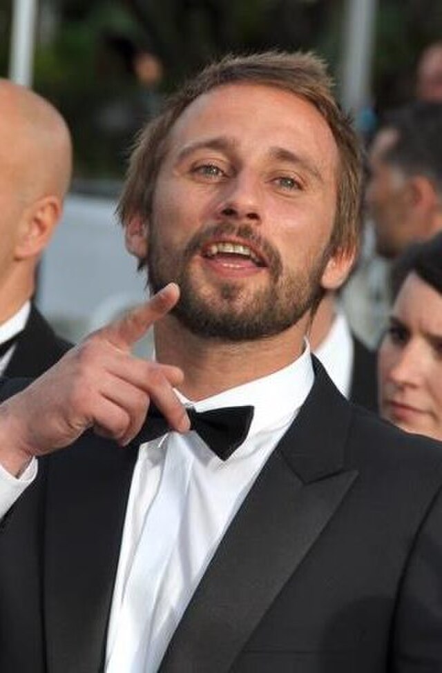 Actor detained for driving without licence and refusing breathalyser test